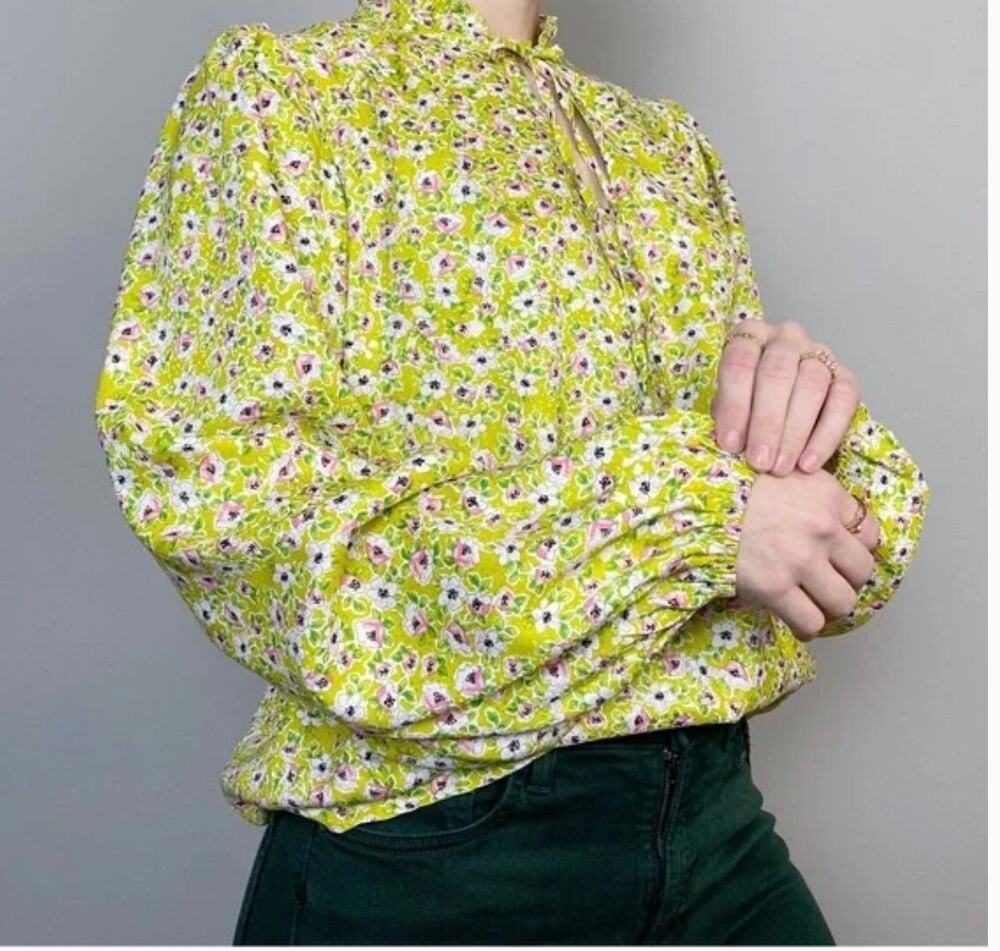 Cupcakes & Cashmere Floral Blouse Sz S
